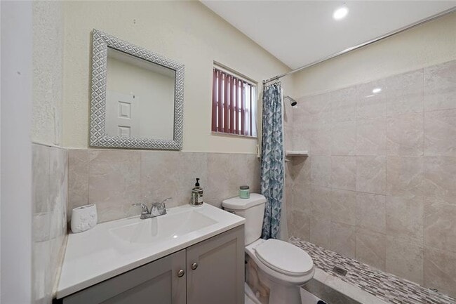 Photo - 8453 Southampton Dr
