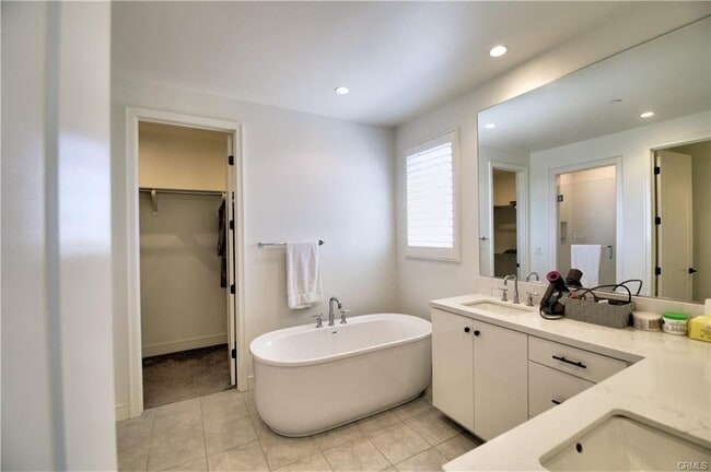 Building Photo - 104 Winnett Rental