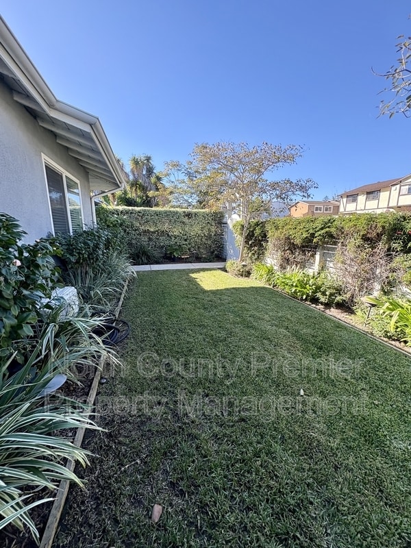 Photo - 2245 Garnet Ave