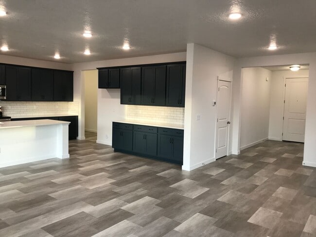 Photo - Spacious home in Quiet Neighborhood