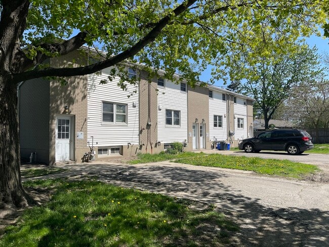 Building Photo - 921 Wellington St Unit B4