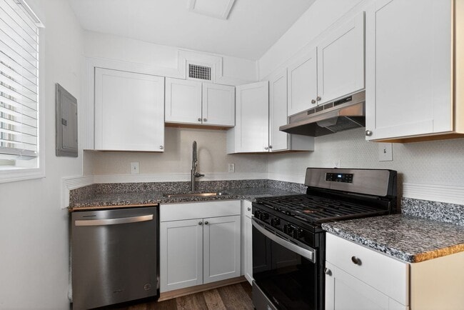 Photo - 2520 Peachwood Cir NE