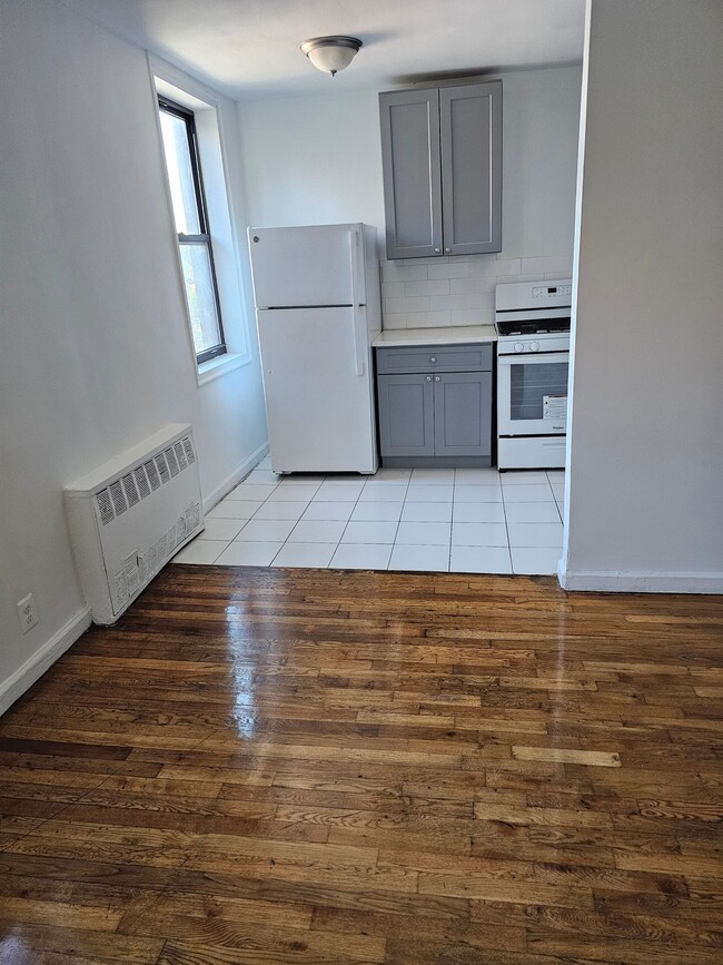Photo - 84-16 Elmhurst Ave Unit 4G