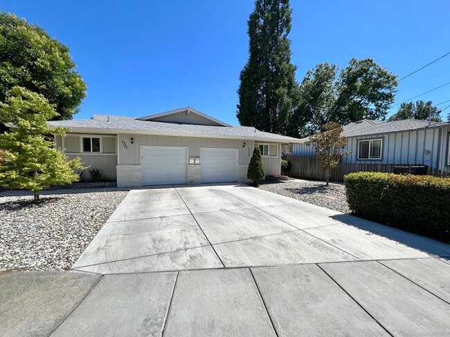 Building Photo - E Street, 1751-1753** Unit 1753 E