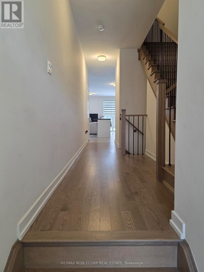 Photo - 34 Singhampton Rd