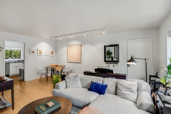 Open living and dining area - 96 Ardmore Pl NW Unit 3