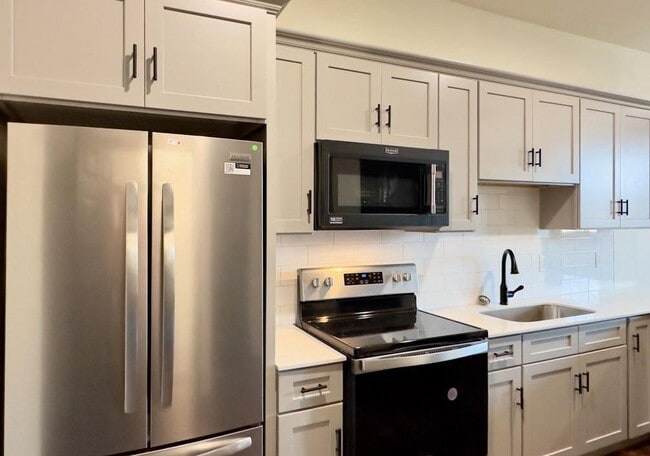 Photo - 709 N Duke St Unit 2