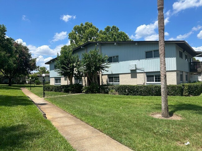1695 Lee Rd Unit A103