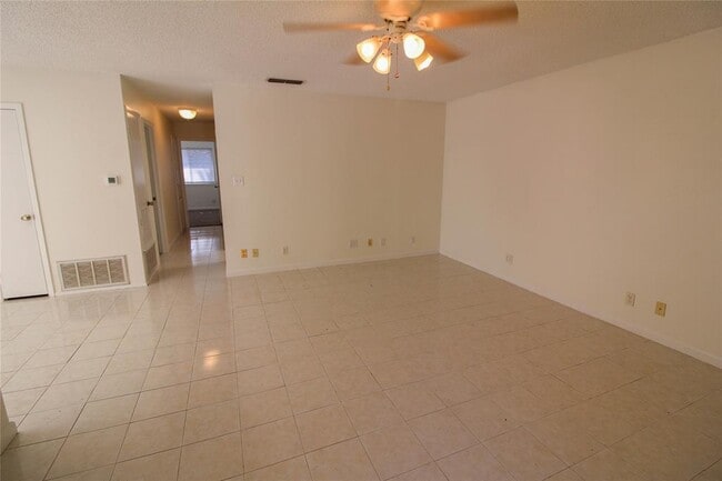 Photo - 11705 Cherokee St