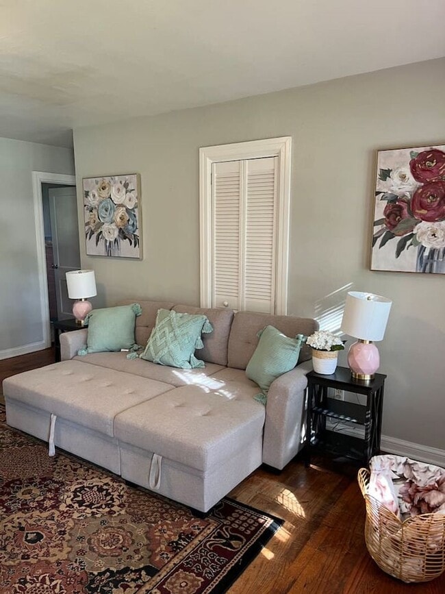 Photo - Charming 2 bedroom Duplex