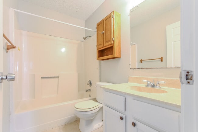 Photo - 14806 White Oaks Ln