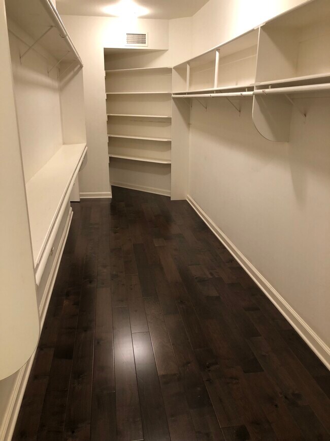 walking closet - 11745 Montana Ave Unit # 201