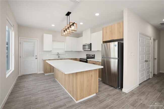 Photo - 12 Selena St Unidad 2