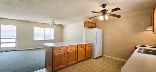 Photo - 1431 Thousand Roses Dr S