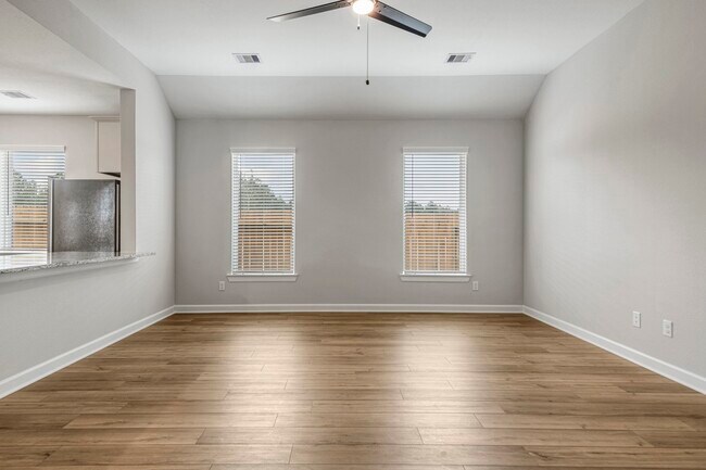 Photo - 15683 Honey Cv Dr
