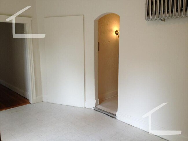 Photo - 9/1 No Fee! Garden/ground floor 1BR apartm...