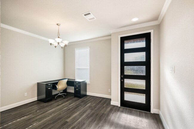 Photo - Spacious Gated Home Near La Cantera with Media Room