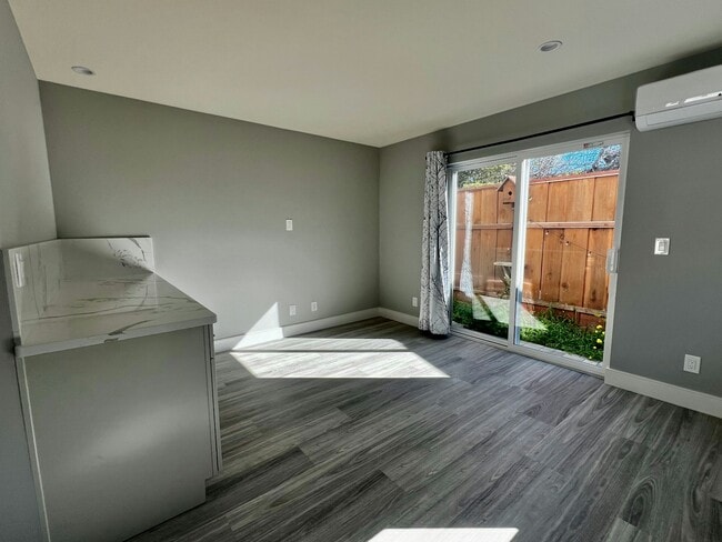 Photo - 620 Columbia St