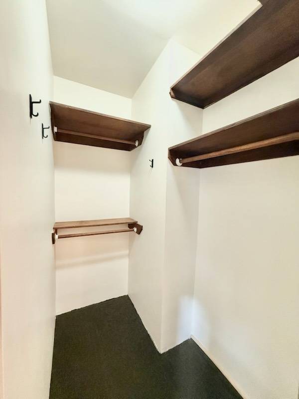 Photo - 136 St James Pl