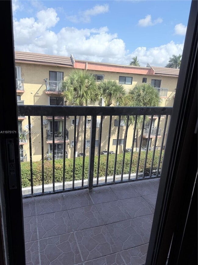 Photo - 5460 W 21st Ct Unit 413