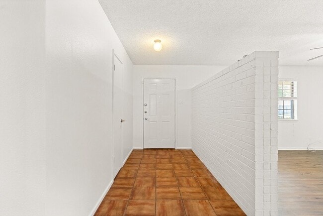 Photo - 1376 Poppy Ln