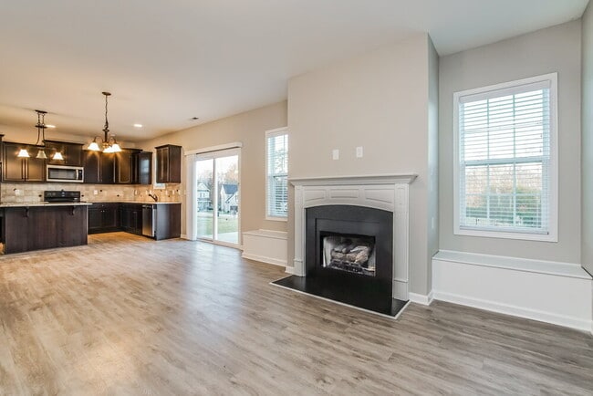 Photo - 105 Sloan Dr