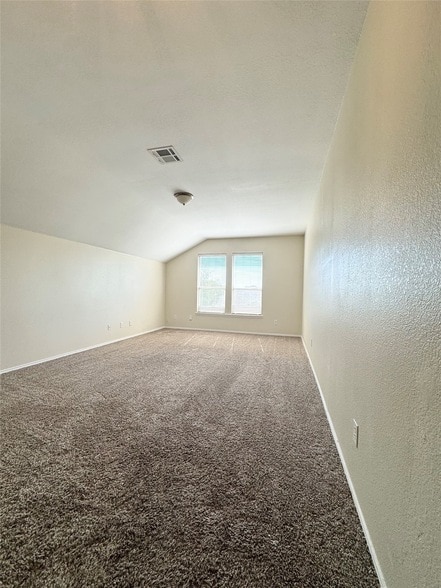 Photo - 203 Spruce Trail