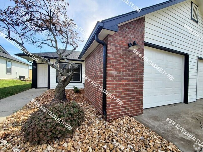 Building Photo - Gorgeous Remodeled Duplex in Baldwin City-... Rental