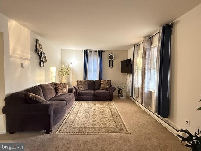 Photo - 410 N 5th Ave