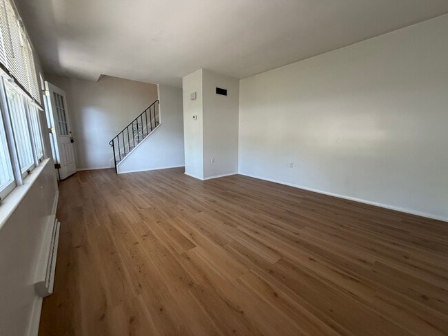 Photo - 327 Griffith Dr