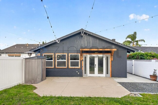 Photo - 2602 Deodar St