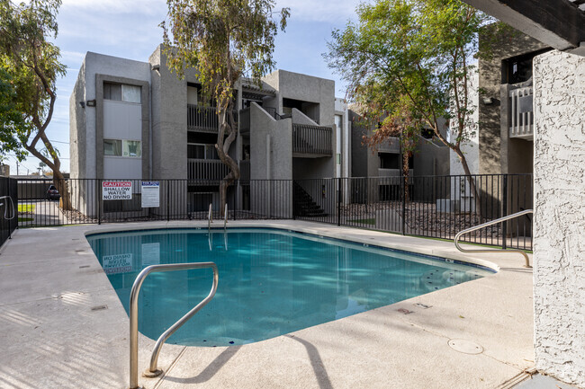 Building Photo - The Pacifica - 1 & 2 bedrooms units - wash... Rental