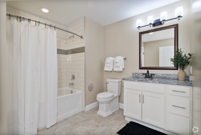2BR, 2BA - 1,010SF - Style 14 - Second Bathroom