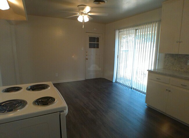 Photo - 1315 Zephyr Rd