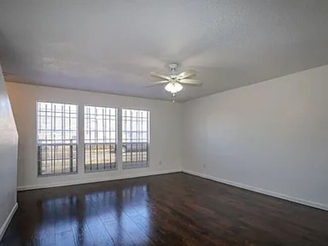 Photo - 4-bedroom home!