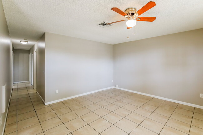 Photo - 933 Camellia Rd