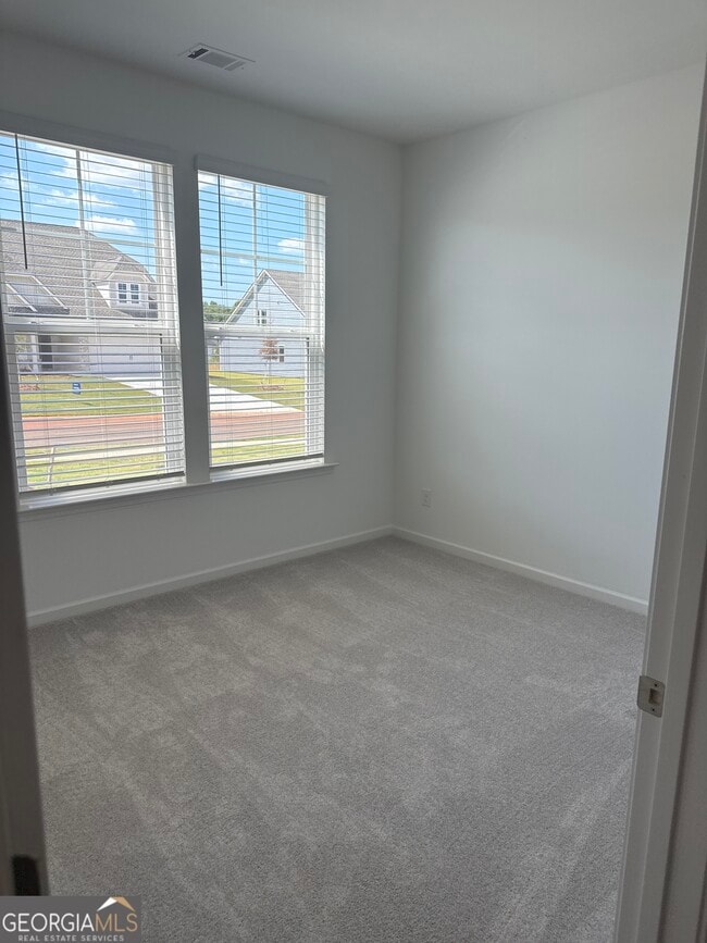 Photo - 205 Overton Dr