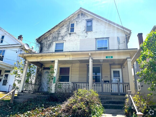 Building Photo - Spacious 3-Bedroom Duplex in Chambersburg ... Rental