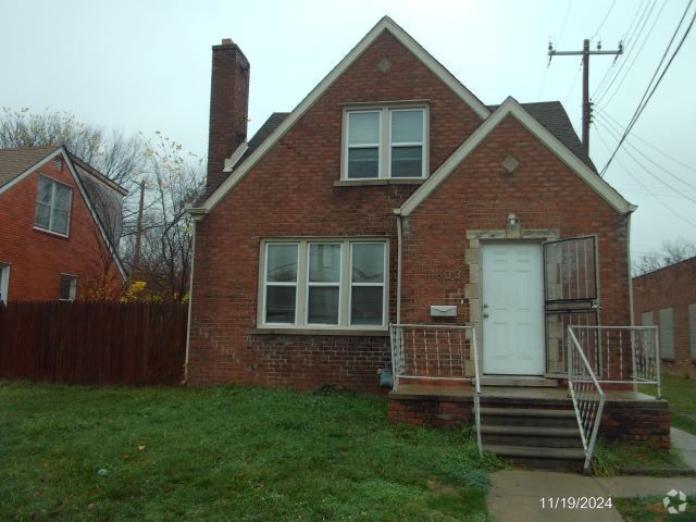 Building Photo - 4 bedroom single family home near gratiot