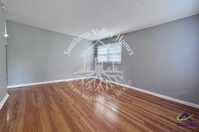 Photo - 305 Sparta St