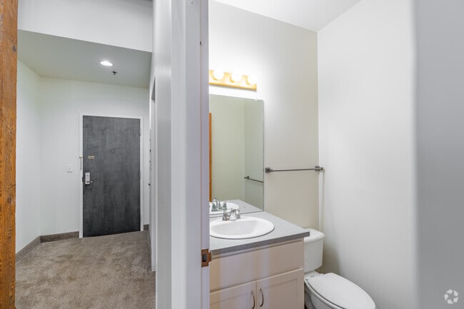 2BR, 1.5BA - 906SF - Half Bath