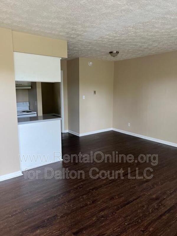 Building Photo - 1972 Cambridge Dr Unit 11 Rental