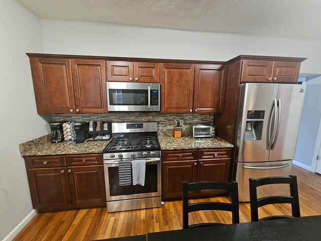 Building Photo - 380 Sea St Unit 1 Rental