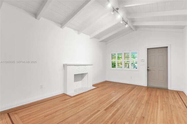 Photo - 776 NE 74th St