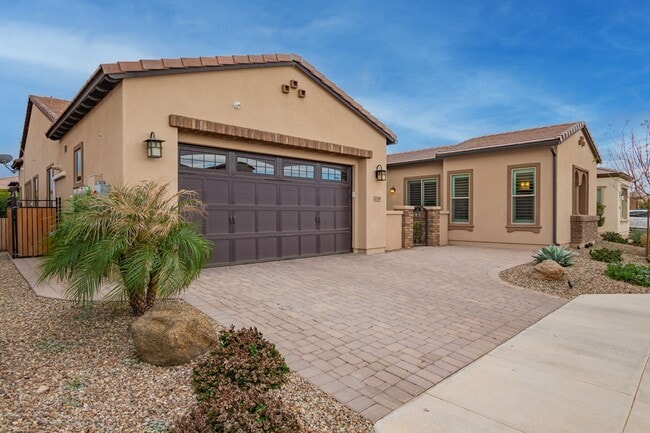 Building Photo - Luxury Lifestyle in Queen Creek AZ