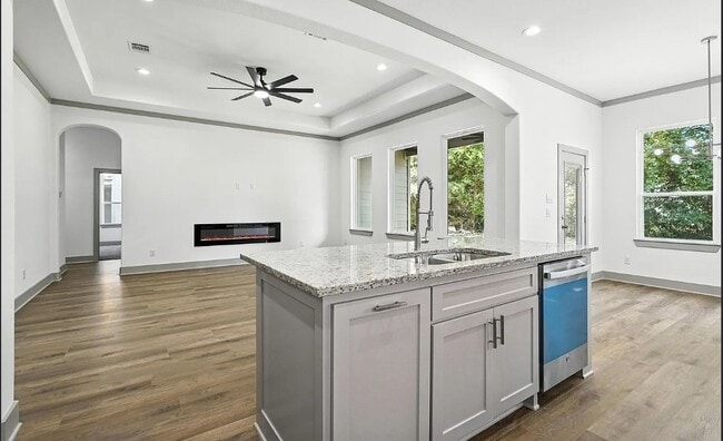 Photo - 716 Oak Creek Dr