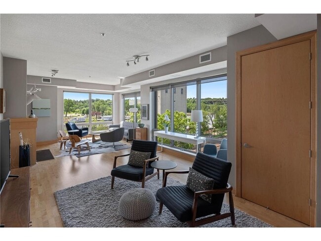 Building Photo - 240 Spring St Unit 310