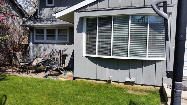 Photo - 6015 N Shoreland Ave