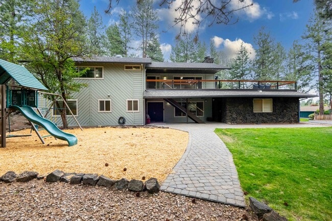 Photo - SW Bend Reverse-Living Home on .36 Acres | 5 Bedrooms | 3 Bathrooms