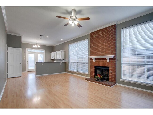 Photo - 546 Raintree Cir